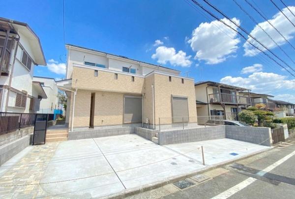 �_�ސ쌧���l�s���J��쐣�J2���ڂ̐V�z��ˌ��Ă̑O�ʓ��H�܂ތ��n�ʐ^