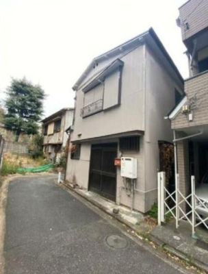 �_�ސ쌧���l�s����ԍ璬2���ڂ̒��È�ˌ��Ă̌��n�O�ώʐ^