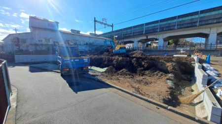 �_�ސ쌧���l�s���a�򒆉��k5���ڂ̐V�z��ˌ��Ă̑O�ʓ��H�܂ތ��n�ʐ^