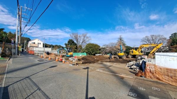 �_�ސ쌧���l�s����㔒�����̓y�n�̑O�ʓ��H�܂ތ��n�ʐ^