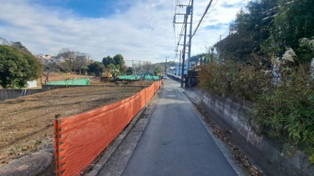 �_�ސ쌧���l�s����㔒�����̓y�n�̑O�ʓ��H�܂ތ��n�ʐ^