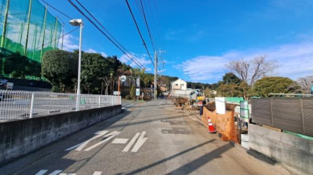 �_�ސ쌧���l�s����㔒�����̓y�n�̑O�ʓ��H�܂ތ��n�ʐ^