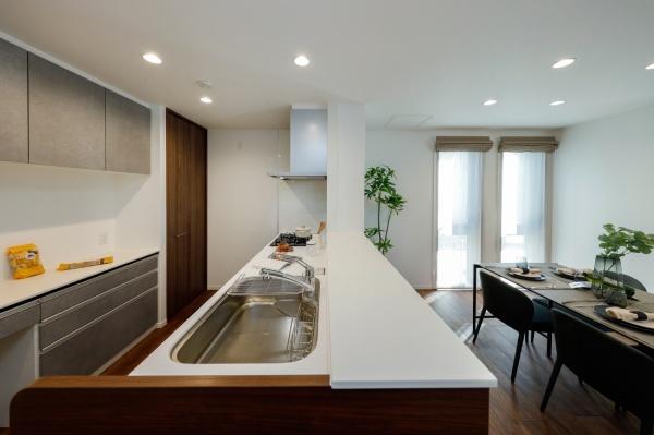 �_�ސ쌧���l�s�t��������u4���ڂ̒��È�ˌ��ẴL�b�`��