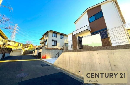 �_�ސ쌧���s�����扤�T����5���ڂ̐V�z��ˌ��Ă̑O�ʓ��H�܂ތ��n�ʐ^