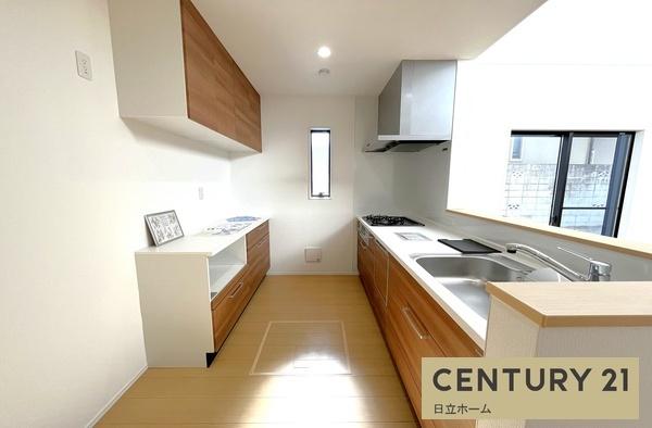 �_�ސ쌧���s�����扤�T����5���ڂ̐V�z��ˌ��ẴL�b�`��