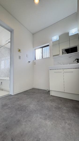 �_�ސ쌧���l�s���剪4���ڂ̒��È�ˌ��Ă̐��ʑ�E���ʏ�