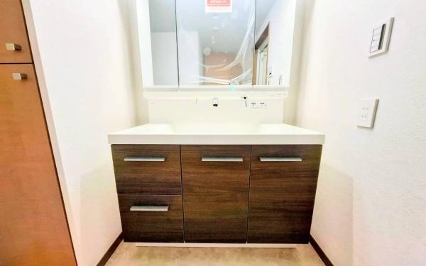 �_�ސ쌧���l�s�����Z�Y2���ڂ̒��Ã}���V�����̐��ʑ�E���ʏ�