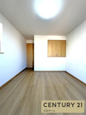 �_�ސ쌧���s�����撆�쓇5���ڂ̒��È�ˌ��Ă̎q������