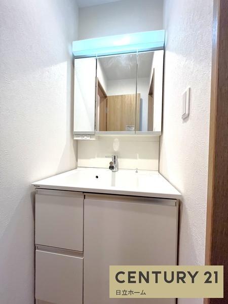 �_�ސ쌧���s�����撆�쓇5���ڂ̒��È�ˌ��Ă̐��ʑ�E���ʏ�