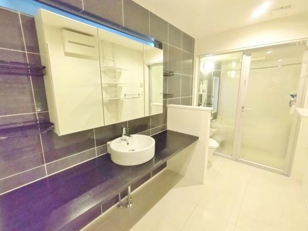 �_�ސ쌧���l�s����ԍ璬4���ڂ̒��È�ˌ��Ă̐��ʑ�E���ʏ�