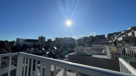 �_�ސ쌧���l�s���i�c�k2���ڂ̒��Ã}���V�����̏Z�˂���̒��]�ʐ^