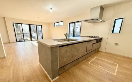 �����s���c�s�������u3���ڂ̐V�z��ˌ��ẴL�b�`��