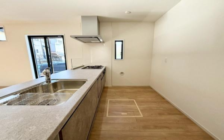 �����s���c�s�������u3���ڂ̐V�z��ˌ��ẴL�b�`��