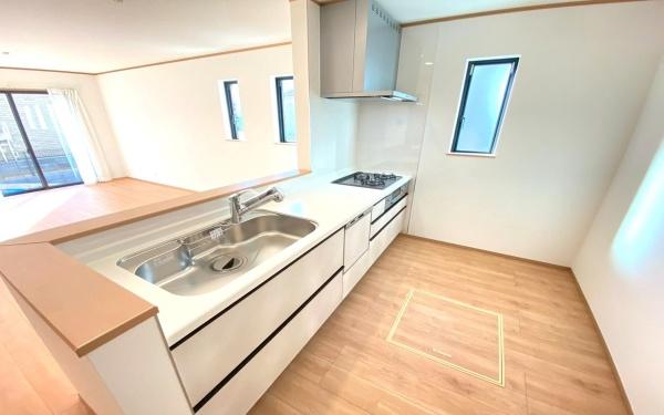 �_�ސ쌧���l�s���撆��3���ڂ̐V�z��ˌ��ẴL�b�`��