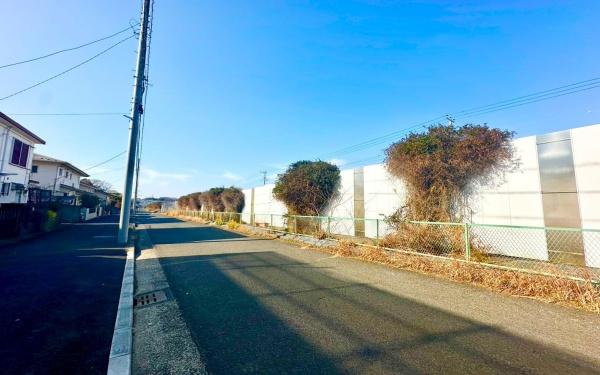 �_�ސ쌧���l�s�h��j���2���ڂ̐V�z��ˌ��Ă̑O�ʓ��H�܂ތ��n�ʐ^