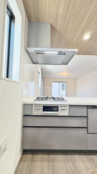 �_�ސ쌧���l�s�t��`�c��5���ڂ̐V�z��ˌ��ẴL�b�`��