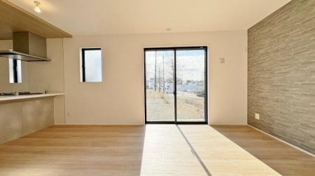 �_�ސ쌧���l�s�t��`�c��5���ڂ̐V�z��ˌ��Ẵ��r���O