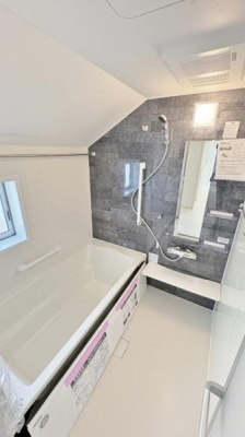 �_�ސ쌧���l�s�΋抛��4���ڂ̐V�z��ˌ��Ă̗���