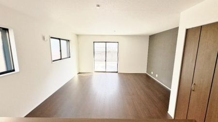 �_�ސ쌧���l�s���J�扺���J3���ڂ̐V�z��ˌ��Ẵ��r���O