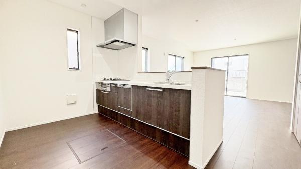 �_�ސ쌧���l�s���J�扺���J3���ڂ̐V�z��ˌ��ẴL�b�`��