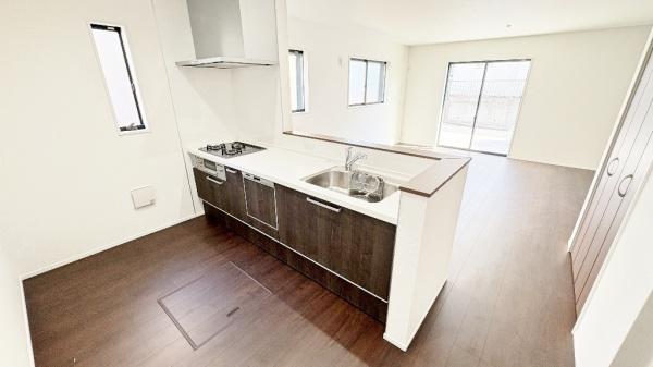 �_�ސ쌧���l�s���J�扺���J3���ڂ̐V�z��ˌ��ẴL�b�`��