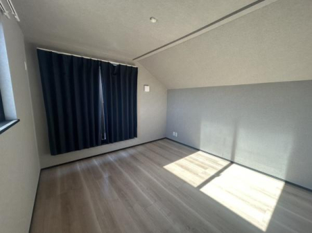 �_�ސ쌧���s�����扺����2���ڂ̒��È�ˌ��Ă̎q������