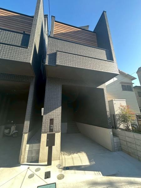 �_�ސ쌧���s�����扺����2���ڂ̒��È�ˌ��Ă̌��n�O�ώʐ^