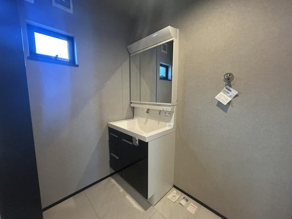 �_�ސ쌧���s�����扺����2���ڂ̒��È�ˌ��Ă̐��ʑ�E���ʏ�