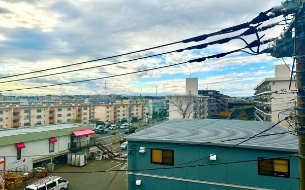 �_�ސ쌧���s�{�O�擌�L�n3���ڂ̒��Ã}���V�����̏Z�˂���̒��]�ʐ^