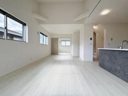 �_�ސ쌧������s�����̐V�z��ˌ��Ẵ��r���O