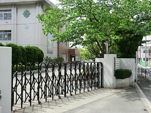 �_�ސ쌧���s����r�c2���ڂ̒��Ã}���V�����̎��ӊ�