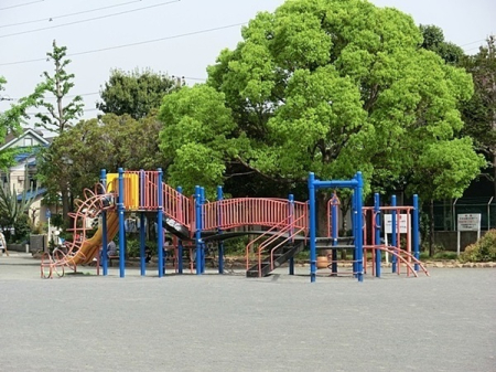 �_�ސ쌧���s����r�c2���ڂ̒��Ã}���V�����̎��ӊ�