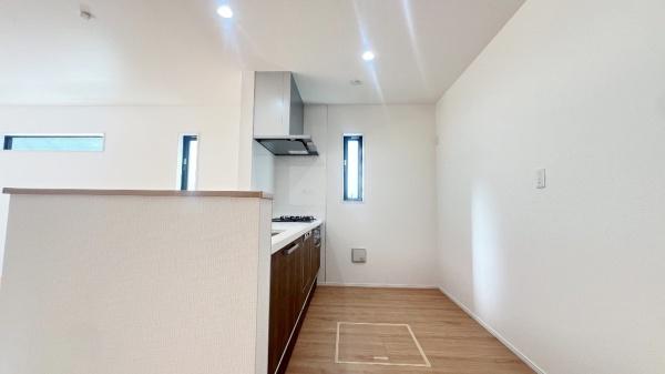 �_�ސ쌧���l�s����折���J��2���ڂ̐V�z��ˌ��ẴL�b�`��