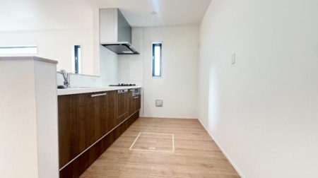 �_�ސ쌧���l�s����折���J��2���ڂ̐V�z��ˌ��ẴL�b�`��