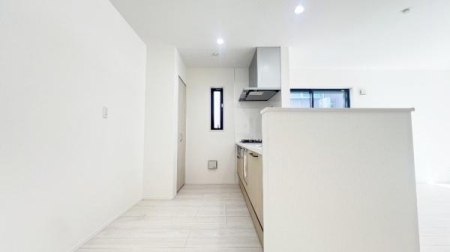 �_�ސ쌧���l�s����折���J��2���ڂ̐V�z��ˌ��ẴL�b�`��