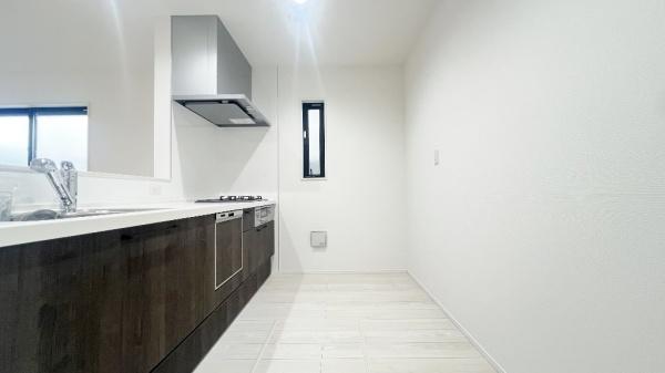 �_�ސ쌧���l�s����折���J��2���ڂ̐V�z��ˌ��ẴL�b�`��