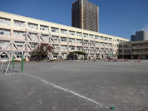 �_�ސ쌧���l�s�˒ˋ��i�Z�̒��Ã}���V�����̎��ӊ�