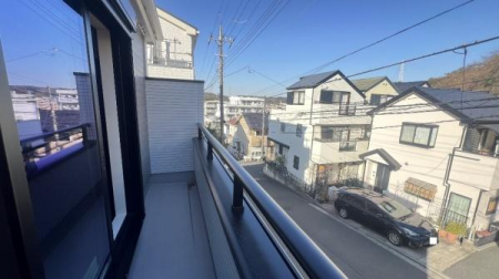 �_�ސ쌧���l�s����折���J��2���ڂ̐V�z��ˌ��Ă̏Z�˂���̒��]�ʐ^