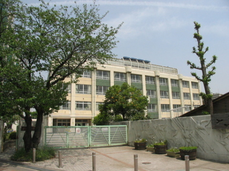 �_�ސ쌧���s������㕽�Ԃ̒��Ã}���V�����̎��ӊ�