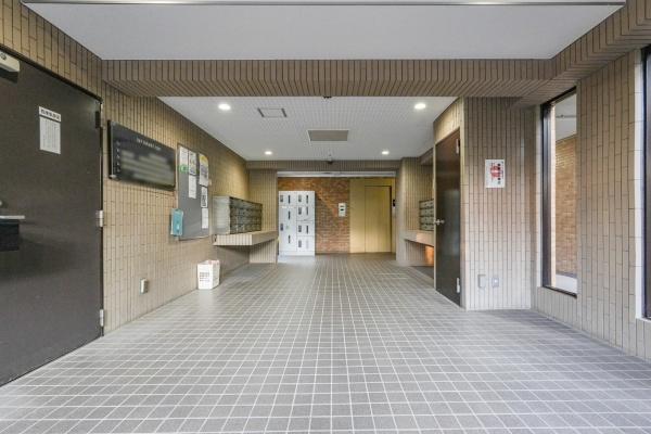 �_�ސ쌧���s�{�O�挢��2���ڂ̒��Ã}���V�����̃G���g�����X