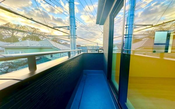 �_�ސ쌧���s�{�O����{��2���ڂ̐V�z��ˌ��Ẵo���R�j�[