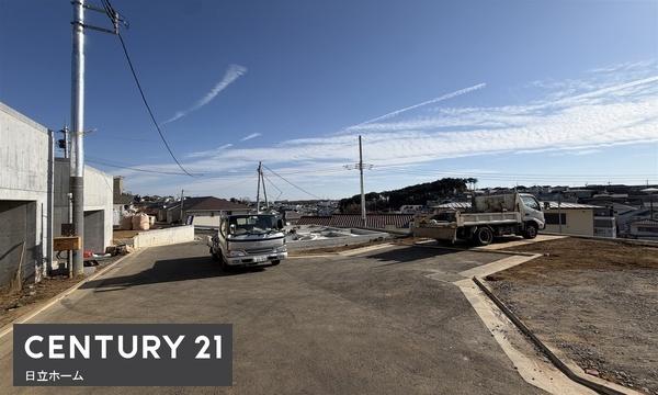 �_�ސ쌧���l�s����l�G����̐V�z��ˌ��Ă̑O�ʓ��H�܂ތ��n�ʐ^