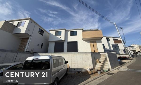 �_�ސ쌧���l�s����l�G����̐V�z��ˌ��Ă̑O�ʓ��H�܂ތ��n�ʐ^