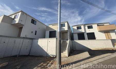 �_�ސ쌧���l�s����l�G����̐V�z��ˌ��Ă̑O�ʓ��H�܂ތ��n�ʐ^