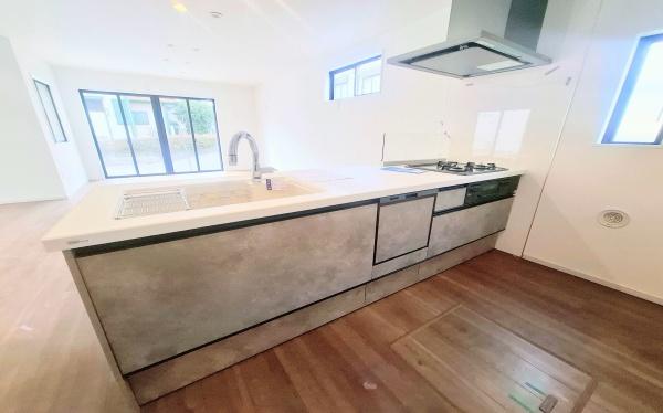 �_�ސ쌧���s��������P�u1���ڂ̐V�z��ˌ��ẴL�b�`��