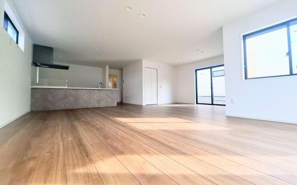 �_�ސ쌧���s��������P�u1���ڂ̐V�z��ˌ��Ẵ��r���O