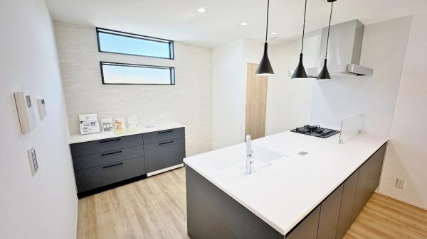 �����s���c�s�{���c�̐V�z��ˌ��ẴL�b�`��