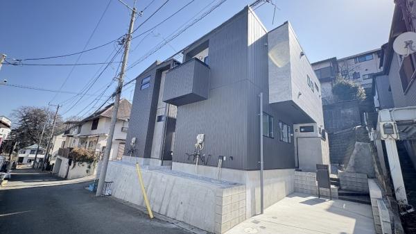 �����s���c�s�{���c�̐V�z��ˌ��Ă̑O�ʓ��H�܂ތ��n�ʐ^