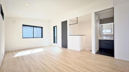 �����s���c�s�{���c�̐V�z��ˌ��Ẵ��r���O