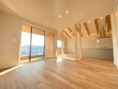 �_�ސ쌧���q�s����2���ڂ̐V�z��ˌ��Ẵ��r���O